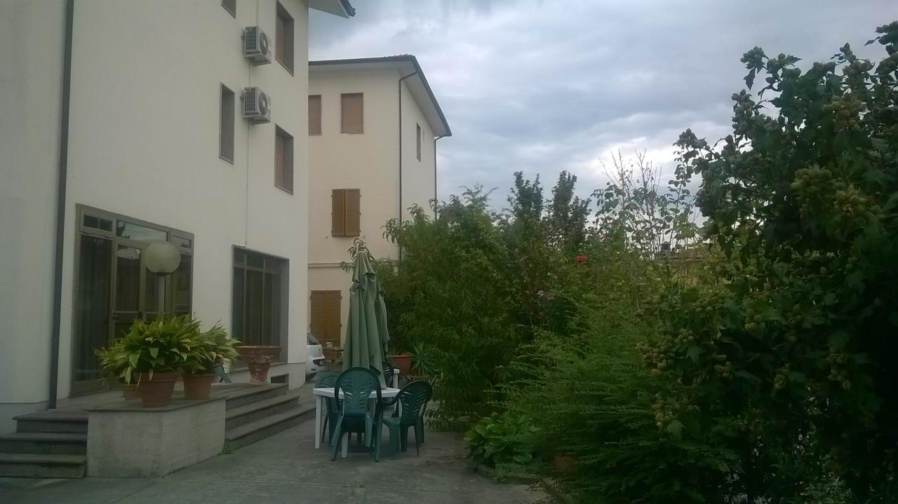 Hotel Da Beppe Chiesina Uzzanese Exterior foto