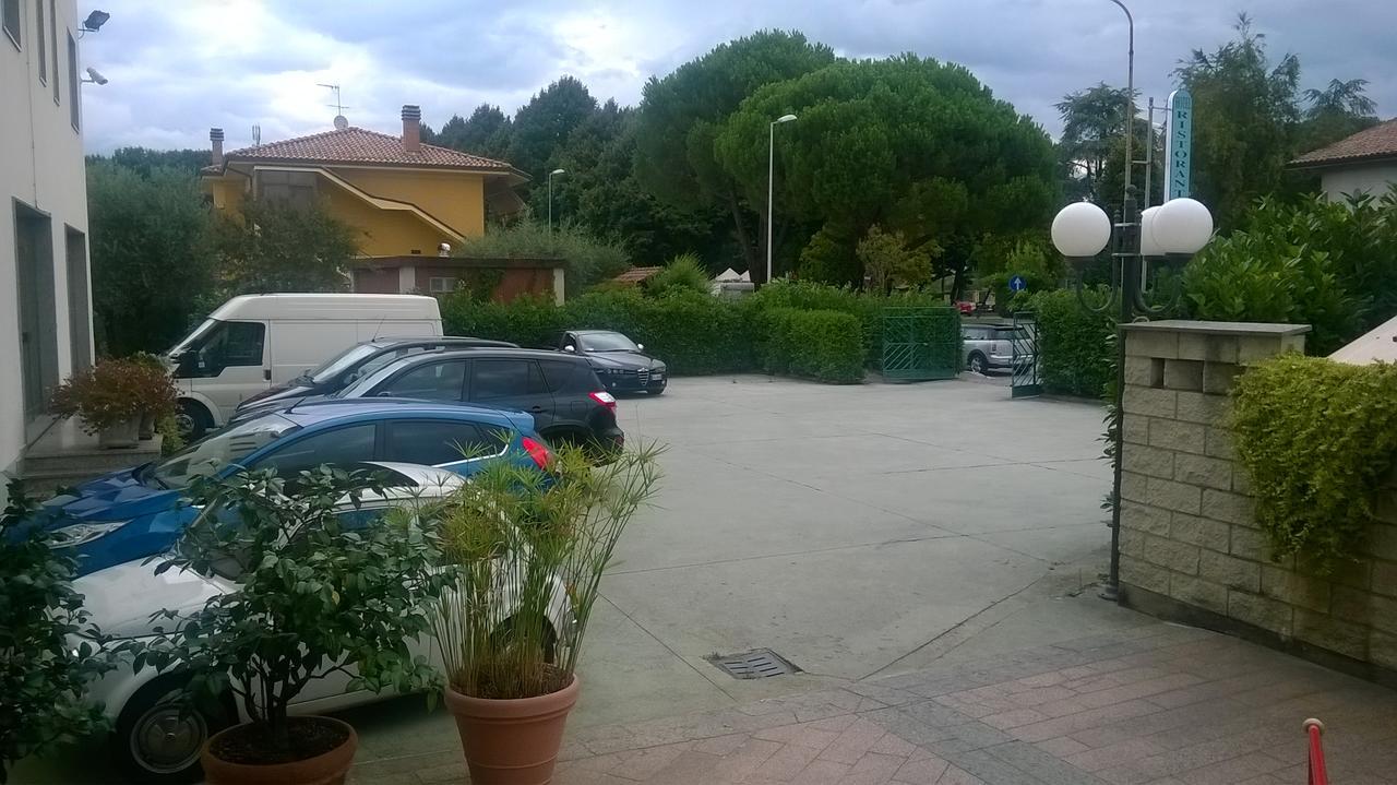Hotel Da Beppe Chiesina Uzzanese Exterior foto